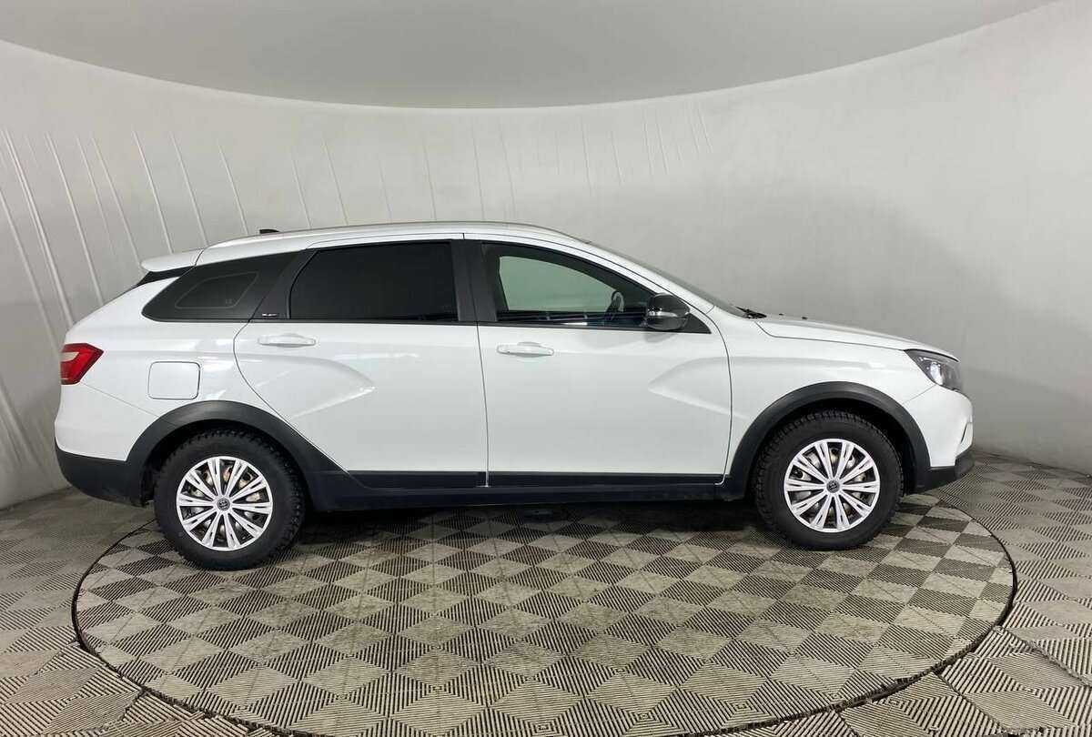 Lada (ВАЗ) Vesta SW, 2020 - фото №4